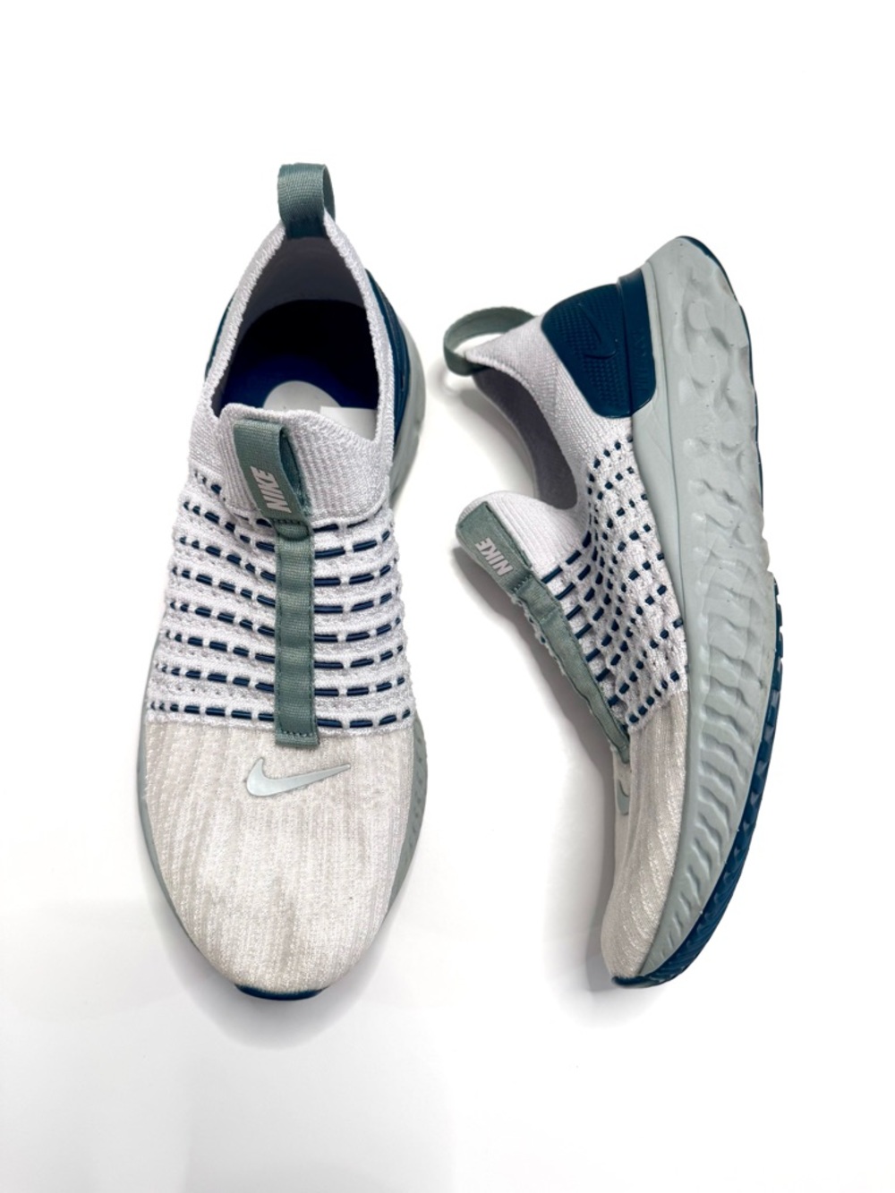 Nike Phantom Run Flyknit Sneakers in Platinum Tint/Dark Teal Green, size 9